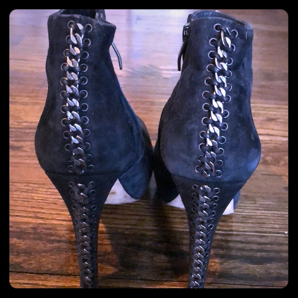Size 8 Vince Comuto booties